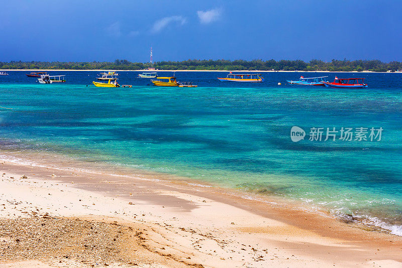 Gili Trawangan碧蓝的海岸，印度尼西亚。